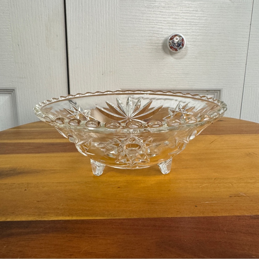Anchor Hocking Prescut clear glass‎ footed bowl